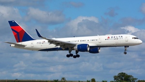 Photo of N690DL - Boeing 757-232 operated by Delta Air Lines