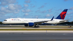 Photo of N693DL - Boeing 757-232 operated by Delta Air Lines