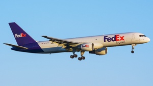 Photo of N790FD - Boeing 757-222(SF) operated by FedEx