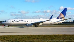 Photo of N61882 - Boeing 737-924(ER) operated by United Airlines