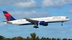 Photo of N668DN - Boeing 757-232 operated by Delta Air Lines