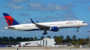 Photo of N6710E - Boeing 757-232 operated by Delta Air Lines