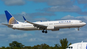 Photo of N69810 - Boeing 737-924(ER) operated by United Airlines