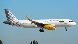 Photo of EC-LVV - Airbus A320-232 operated by Vueling