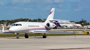 Photo of N132M - Dassault Falcon 2000LXS operated by United Healthcare Services