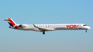 Photo of F-HMLG - Bombardier CRJ-1000EL operated by Air France HOP