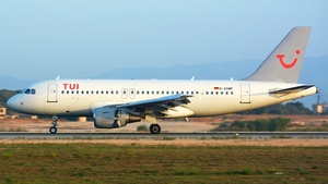 Photo of D-ASMF - Airbus A319-111 operated by TUIfly (opb Sundair)