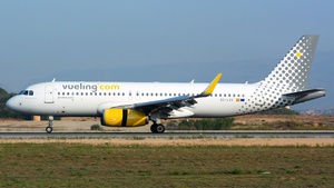 Photo of EC-LVV - Airbus A320-232 operated by Vueling