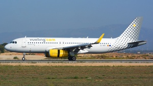 Photo of EC-MBT - Airbus A320-232 operated by Vueling
