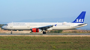 Photo of OY-KBL - Airbus A321-232 operated by SAS Scandinavian Airlines