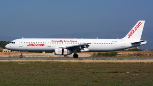 Photo of YL-LCV - Airbus A321-231 operated by Jet2 (opb SmartLynx Airlines)