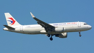 Photo of B-8565 - Airbus A320-214 operated by China Eastern Airlines