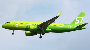 Photo of VP-BOG - Airbus A320-214 operated by S7 Airlines