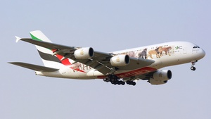 Photo of A6-EOM - Airbus A380-861 operated by Emirates