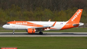 Photo of OE-ICT - Airbus A320-214 operated by easyJet Europe