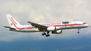 Photo of N757HW - Boeing 757-225 operated by Honeywell International Inc.
