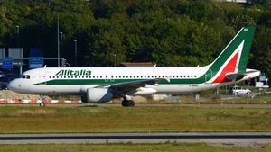 Photo of I-BIKC - Airbus A320-214 operated by Alitalia