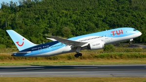 Photo of G-TUIA - Boeing 787-8 Dreamliner operated by TUI Airways