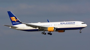 Photo of TF-ISW - Boeing 767-319(ER) operated by Icelandair
