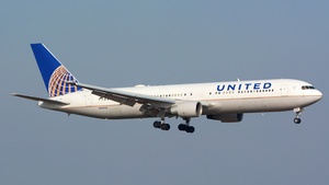 Photo of N647UA - Boeing 767-322(ER) operated by United Airlines