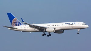 Photo of N19141 - Boeing 757-224 operated by United Airlines