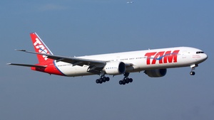 Photo of PT-MUG - Boeing 777-32W(ER) operated by TAM Linhas Aéreas