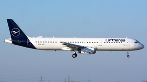 Photo of D-AISQ - Airbus A321-231 operated by Lufthansa