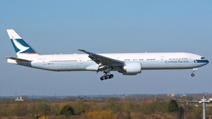 Photo of B-KQR - Boeing 777-367(ER) operated by Cathay Pacific Airways