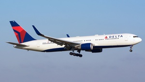 Photo of N171DZ - Boeing 767-332(ER) operated by Delta Air Lines