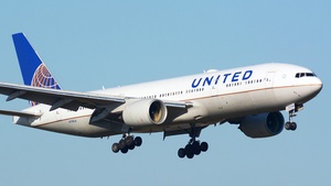 Photo of N798UA - Boeing 777-222(ER) operated by United Airlines