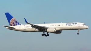 Photo of N12125 - Boeing 757-224 operated by United Airlines