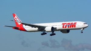 Photo of PT-MUI - Boeing 777-32W(ER) operated by TAM Linhas Aéreas