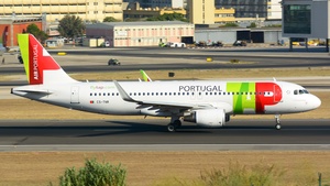 Photo of CS-TNR - Airbus A320-214 operated by TAP Air Portugal