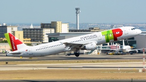 Photo of CS-TJG - Airbus A321-211 operated by TAP Air Portugal