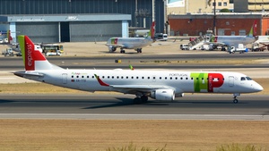 Photo of CS-TTZ - Embraer ERJ-195AR operated by TAP Express (opb Portugália Airlines)