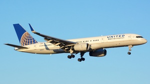 Photo of N48127 - Boeing 757-224 operated by United Airlines