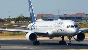 Photo of N717TW - Boeing 757-231 operated by Delta Air Lines
