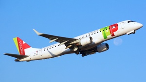 Photo of CS-TPV - Embraer ERJ-190LR operated by TAP Express (opb Portugália Airlines)