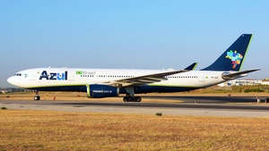 Photo of PR-AIZ - Airbus A330-243 operated by Azul