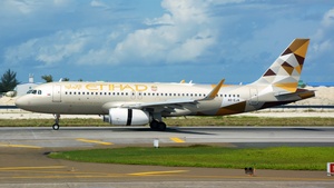 Photo of A6-EJA - Airbus A320-232 operated by Etihad Airways