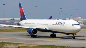 Photo of N827MH - Boeing 767-432(ER) operated by Delta Air Lines