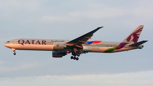 Photo of A7-BAX - Boeing 777-3DZ(ER) operated by Qatar Airways