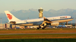 Photo of B-5925 - Airbus A330-243 operated by Air China