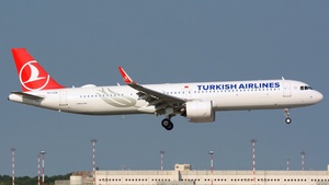 Photo of TC-LSA - Airbus A321-271NX operated by Turkish Airlines