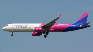 Photo of HA-LXQ - Airbus A321-231 operated by Wizz Air