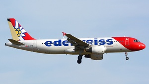 Photo of HB-IHZ - Airbus A320-214 operated by Edelweiss Air