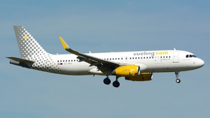 Photo of EC-MKO - Airbus A320-232 operated by Vueling