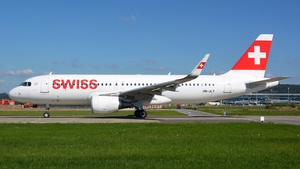 Photo of HB-JLT - Airbus A320-214 operated by Swiss International Air Lines