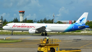 Photo of 8Q-IAI - Airbus A321-211 operated by Maldivian