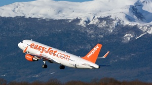 Photo of G-EZOI - Airbus A320-214 operated by easyJet